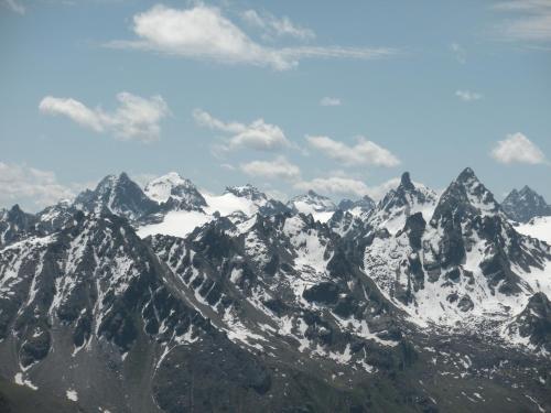 Ein allgemeiner Bergblick oder ein Berglick von der Ferienwohnung aus