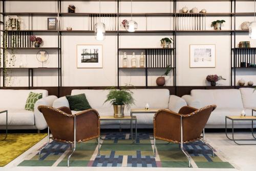 Elite Hotel Carolina Tower Image