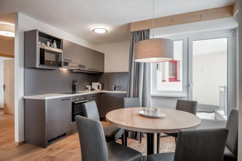 Kuchyň nebo kuchyňský kout v ubytování Apartmenthaus Enzian Hochsölden