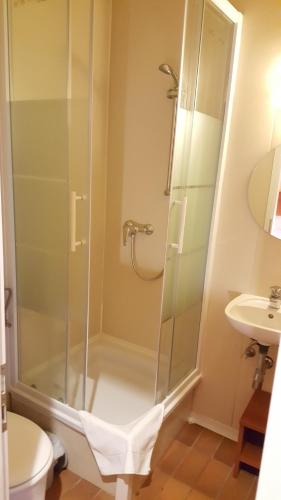 Un baño de Pension Madara