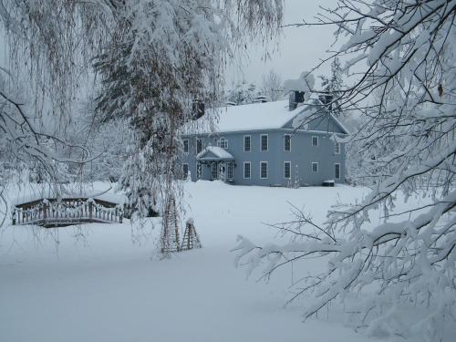 The Bond 1786 Inn durante el invierno