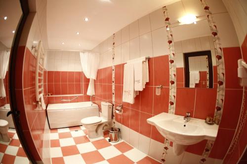 Koupelna v ubytování Hi Boutique Hotel