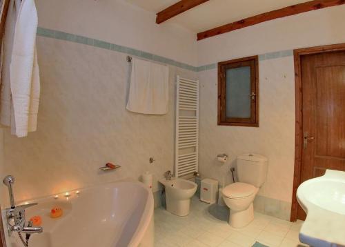 A bathroom at Villa Kazantzakis