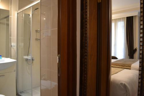 Ванная комната в Seven Days Hotel - İstanbul