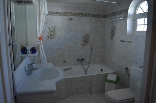 Villa Anna Alykes tesisinde bir banyo