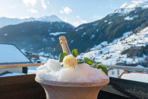 Ein allgemeiner Bergblick oder ein Berglick von der Ferienwohnung aus
