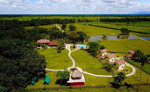 an aerial view of a house in a park at Tiuma Park in Marsella