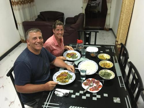 Comida en la casa de huéspedes o alrededores