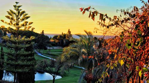 Fascinating & Luxurious Golf,Mountain & Garden view apartment Porto Banus