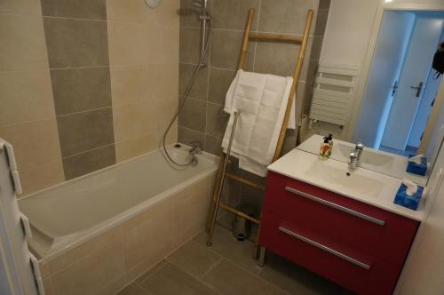 Un baño de Appartement Forum Reims