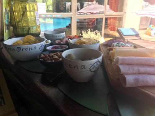 Makanan di atau berdekatan hotel