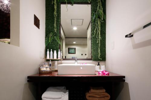 Imagen de la galería de Hotel The Lotus Bali (Adult Only), en Kawasaki