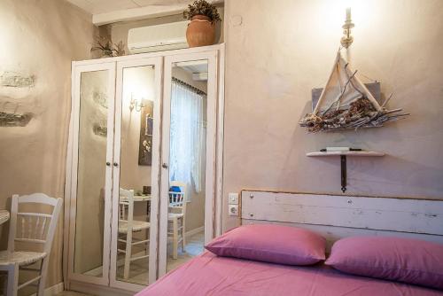 Letto o letti in una camera di Anthippi