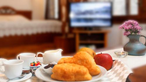 Еда / где поесть недалеко от отеля