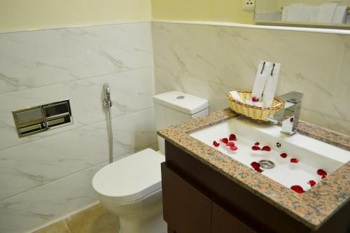 Koupelna v ubytování Hotel Broadway Yangon