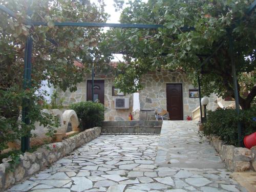 Ein Garten an der Unterkunft Mantas Bay