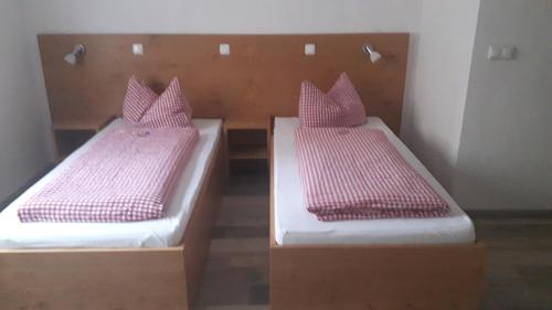 Katil atau katil-katil dalam bilik di Gästehaus Engelhard Pension