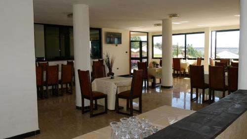 A restaurant or other place to eat at Zagwe Hotel
