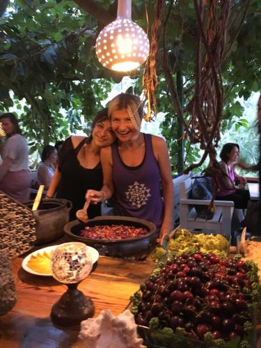 Επισκέπτες που μένουν στο Turan Hill Lounge