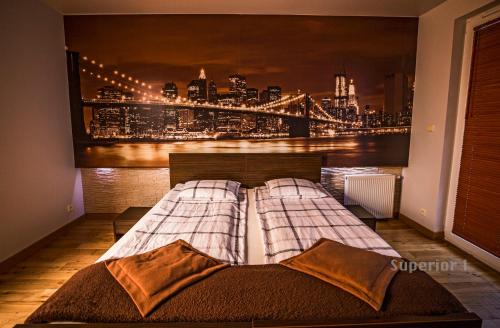 Un pat sau paturi într-o cameră la Apartament Polar