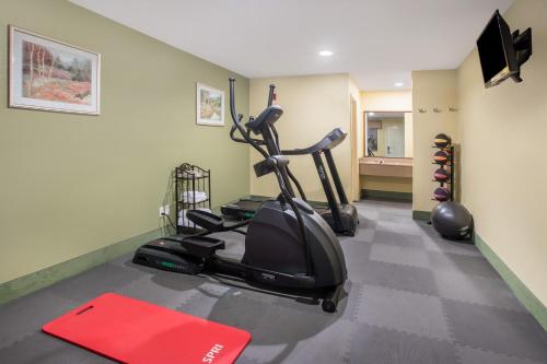Pusat kecergasan dan/atau kemudahan kecergasan di Days Inn by Wyndham Abbeville
