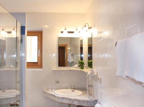Koupelna v ubytování Hotel Gallia