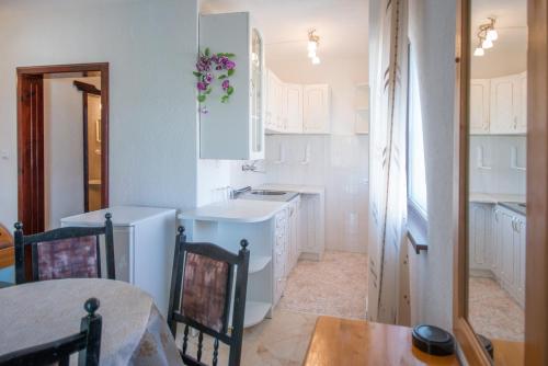 A bathroom at Hotel Stefanov 1