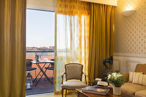 Balkoni atau teres di Grand Hotel Beauvau Marseille Vieux-Port - MGallery Collection