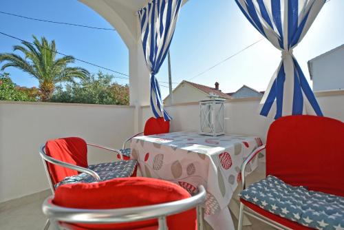 ꕥ Apartments Residence SUNCE Supetar, Family choice - cozy base to stay and explore island Brac FREE PARKING