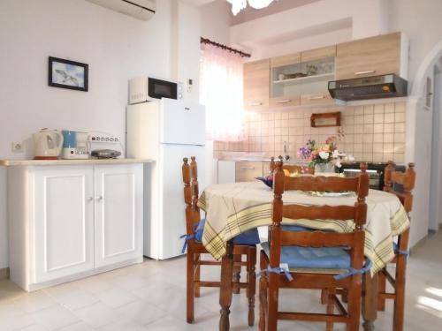 Majoituspaikan Sirios Apartments keittiö tai keittotila