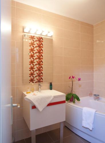 Ένα μπάνιο στο Hôtel Brun