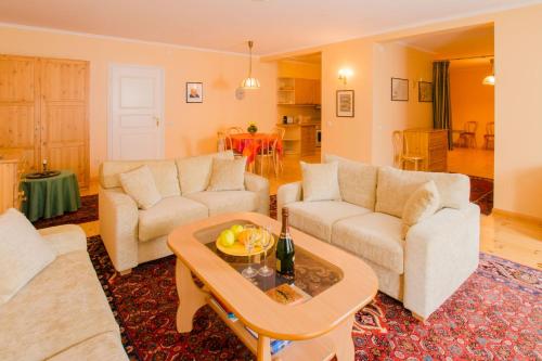 Ruang duduk di Saare Manor Guesthouse