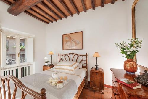 Condotti - 60 mt from Spanish steps
