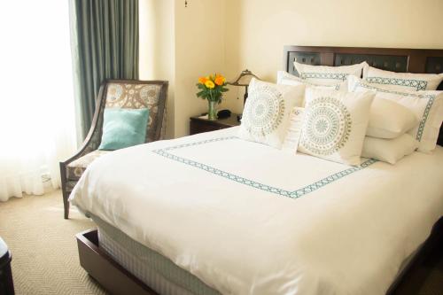 Postel nebo postele na pokoji v ubytování Chancellor Hotel on Union Square