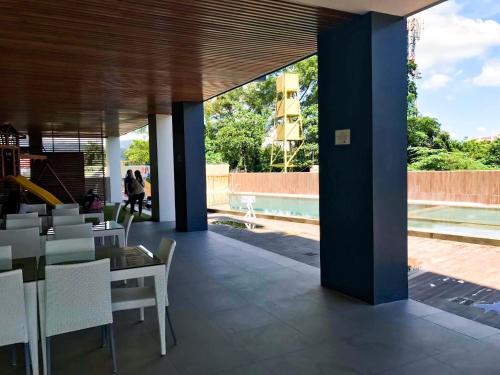 Μπαλκόνι ή βεράντα στο One Bedroom Apartment at Sundance Residences with Hi-Speed WiFi