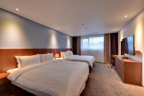 Galeriebild der Unterkunft Sea Moon Tourist Hotel in Incheon