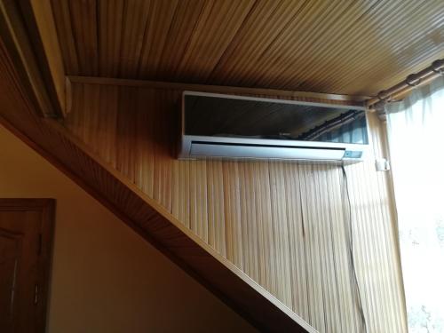 Μια τηλεόραση ή/και κέντρο ψυχαγωγίας στο Apartment Georgy