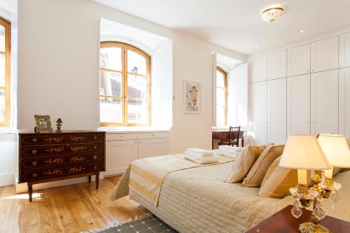 Chiado 4-Bedroom Flat