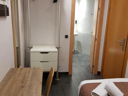 Hostal Levante Barcelona tesisinde bir banyo