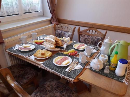 Jídlo v penzionu nebo okolí