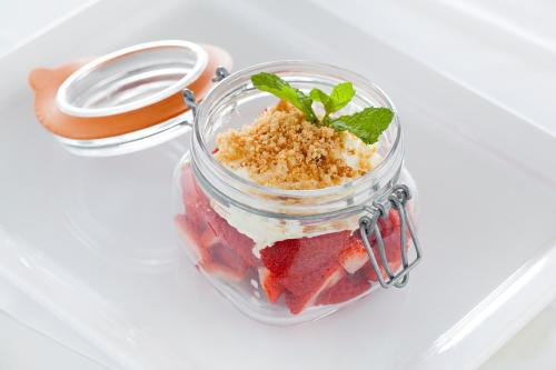 Comida en o cerca de este hotel