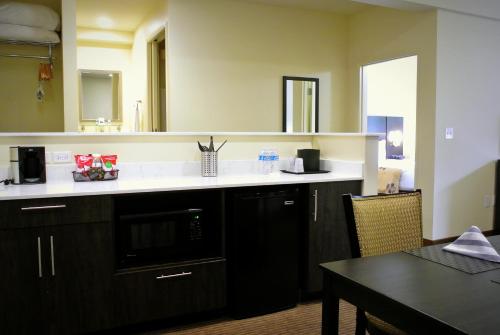 Gallery image of Best Western Seattle Airport Hotel in SeaTac