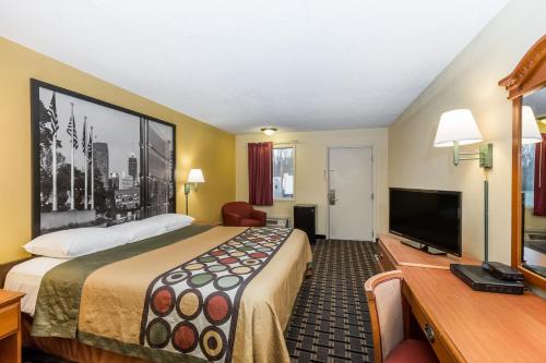 Gallery image of Super 8 by Wyndham Indianapolis-Southport Rd in Indianapolis