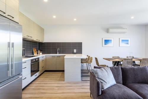 Dapur atau dapur kecil di Blairgowrie Apartment 2 - on the beach