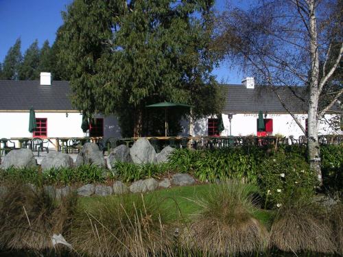Donegal Houseにある庭