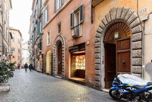 White terrace apartment navona