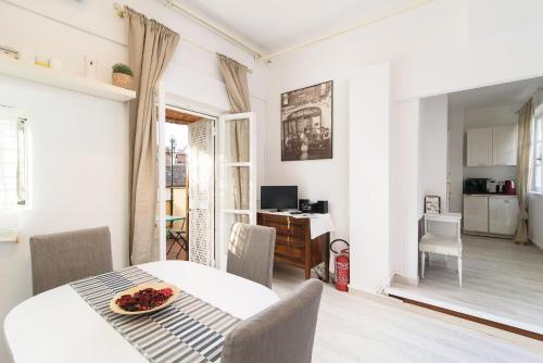 White terrace apartment navona