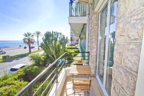 PROMENADE HOLIDAY - SOLEMAR PROMENADE