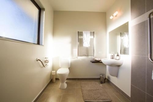 Manuka Lodge B&Bにあるバスルーム