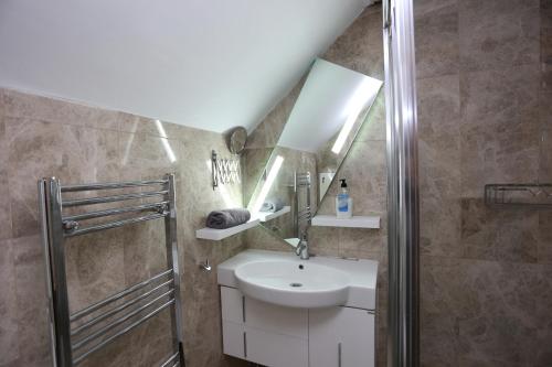 Phòng tắm tại Miramar Ski a pie de pista - ÁTICO DUPLEX , 4 habitaciones